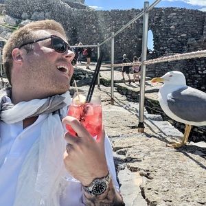 Meet your Posher, Robert